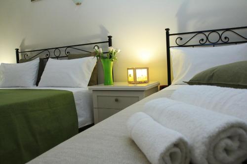 B&B Mitilini Central Station – Naples, CO