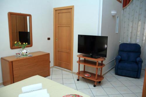 B&B Mitilini Central Station – Naples, CO