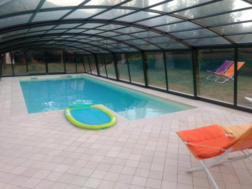 Dārzs, Chalet de TARA - Grand appartement esprit chalet - piscine chauffée - Genève (Chalet de TARA - Grand appartement esprit chalet - piscine chauffee - Geneve) in Collonges-sous-Saleve (Rhone-Alpes)