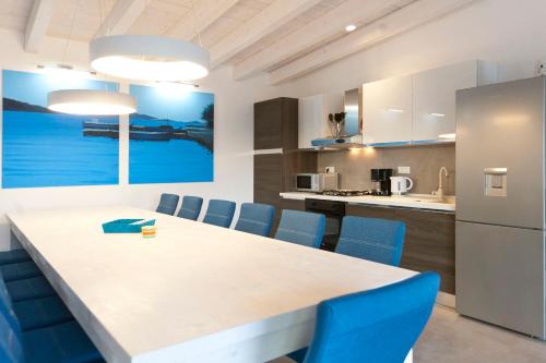 Cocina, Villa STELLA - Pomer,Istria - heated pool, jacuzzi, sauna, bbq & table tennis near the beach in Medulin