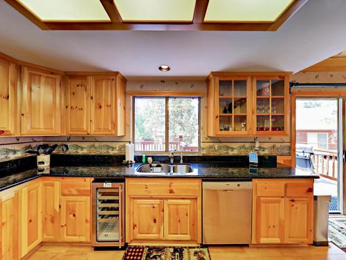 102 North Teakwood Dr Home - main image