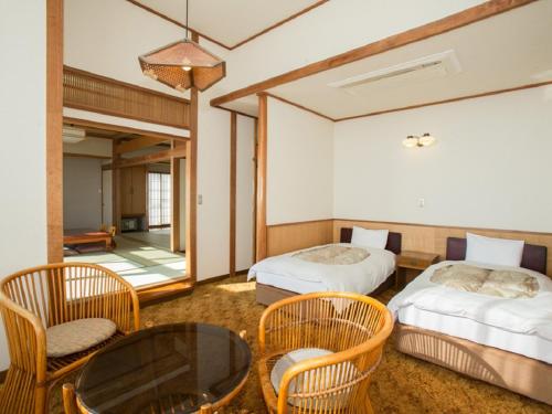 Family Room with Tatami Area with Ocean View - Main Building