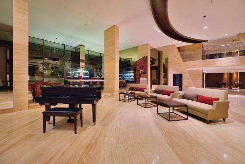 Facilities, de Vins Sky Hotel Seminyak near Potato Head Beach Club