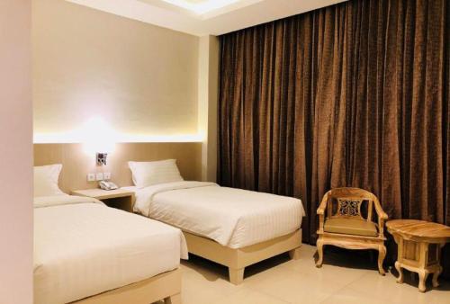 Amazing Riverside Hotel Amazing Riverside Hotel is conveniently located in the popular Lubuk Linggau area. The property has everything you need for a comfortable stay. All the necessary facilities, including free Wi-Fi in al