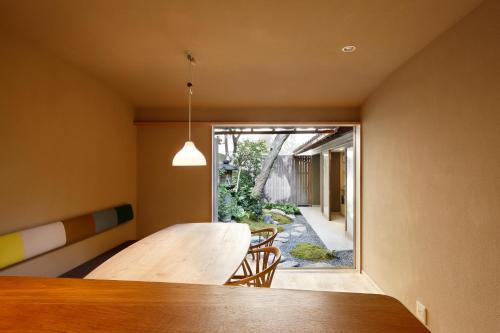 Two-Bedroom Townhouse image 5
