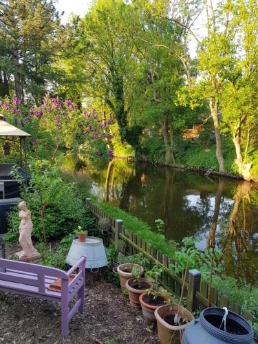 Apkārtne, Am Kanal in Neuhaus (Oste)