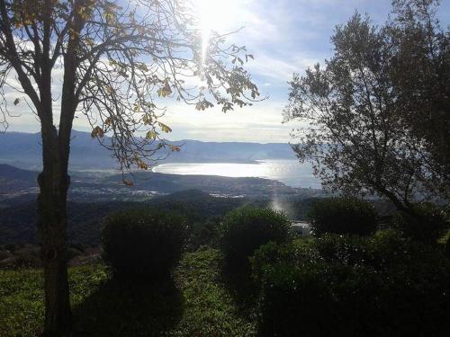 T3 BAS DE VILLA 130M2 ALATA VUE GOLFE D'AJACCIO cottage Alata