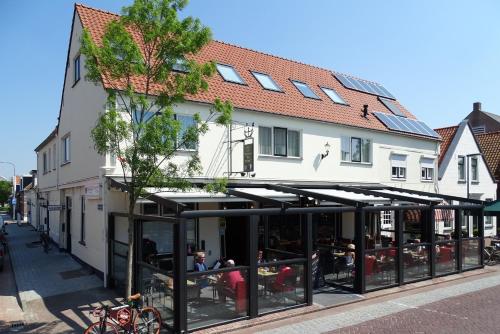 Exterior view, Hotel Cafe Restaurant "De Kroon" in Wissenkerke