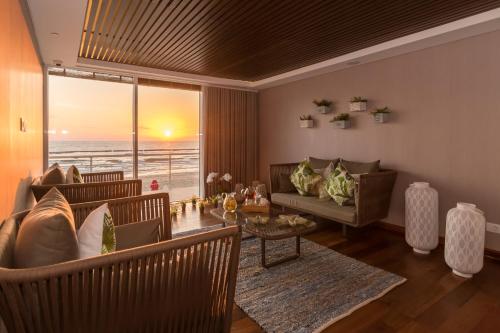 لانكستر إيدن باي لانكستر إيدن باي