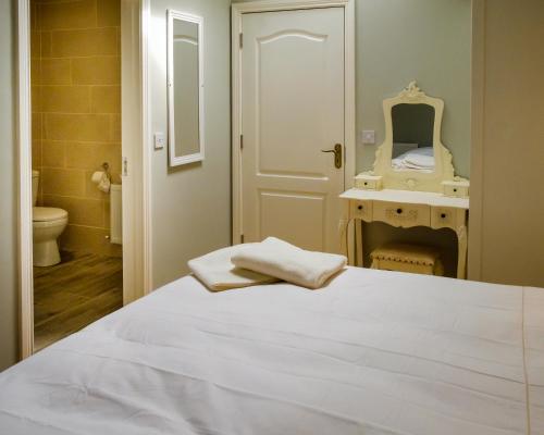 Jacob's Well Hotel - image 14