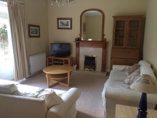 Newhall - image 2