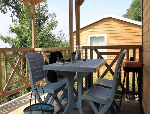 2 bedrooms, 4 beds