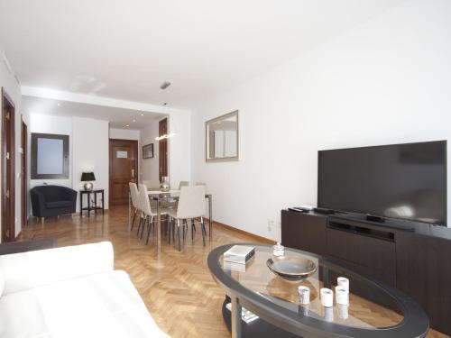 Piso de 3 dormitorios en el madrid más castizo, Madrid (fotografie 6)