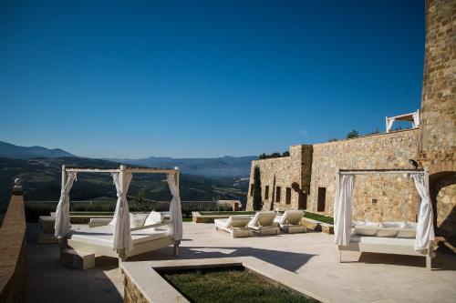 Зручності, Castello di Velona Resort, Thermal SPA & Winery in Монтальчіно