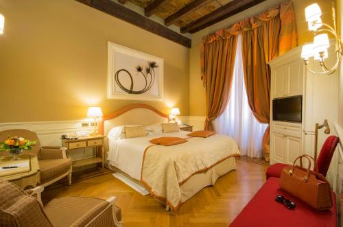 Hotel Corona D'oro