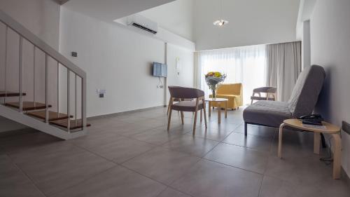 Protaras Plaza Hotel - image 13