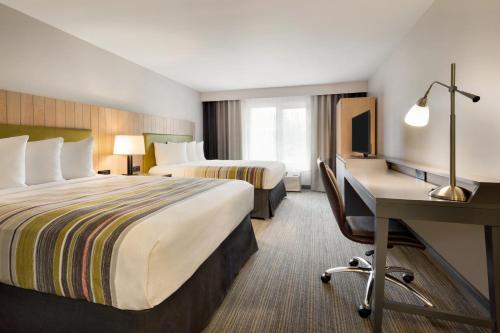 2 queen beds
