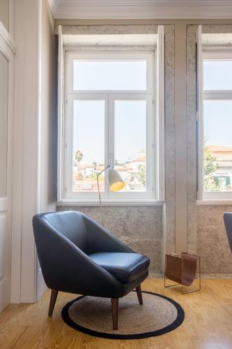 Graceful Design Apartment in Porto by Cozzy Homes