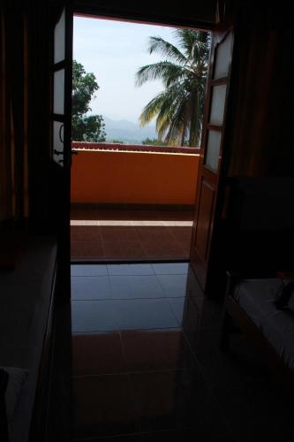 Quadruple Room with Balcony image 10