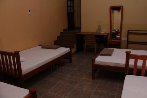 Quadruple Room with Bathroom image 7