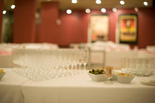 Restaurant, Hotel CIS Paris Maurice Ravel near Dhalgren Gallery