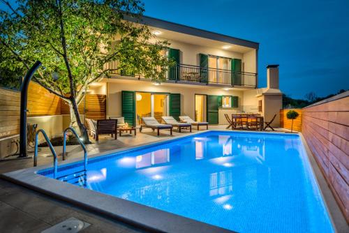 Villa Nika - Accommodation - Bisko