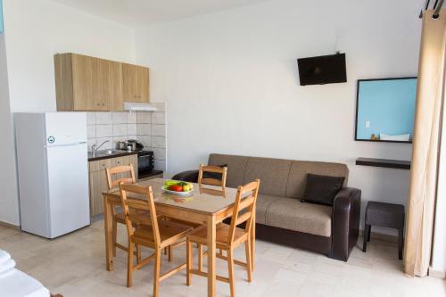  Narkissos Rooms in Paralia Vrachou