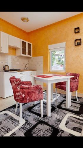 Central Magik Apartments - image 3