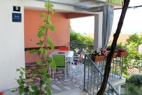 Apartments by the sea Mimice Omis - 656