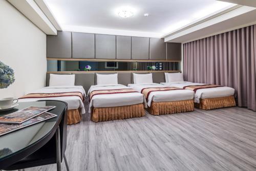 room detail thumbnail 1