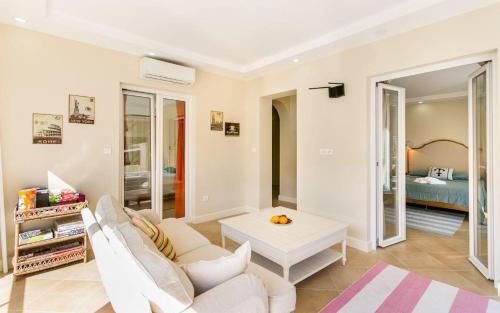 Villa Luna- luxury villa on the beach
