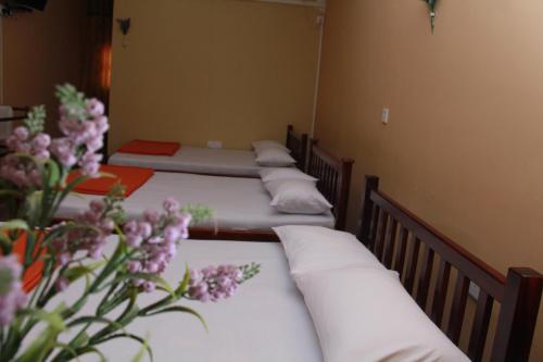 Triple Room with Bathroom image 10