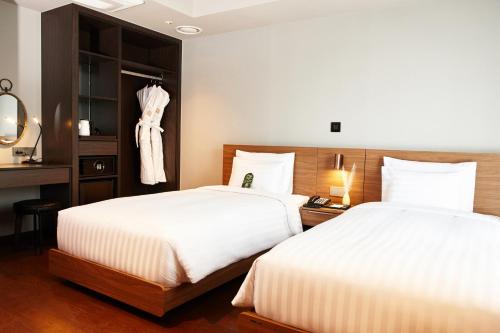 Dears Myeongdong Stop at Hotel Double A to discover the wonders of Seoul. The property offers guests a range of services and amenities designed to provide comfort and convenience. Daily housekeeping, 24-hour front des