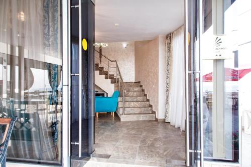 Sochi Beach Hotel - image 2