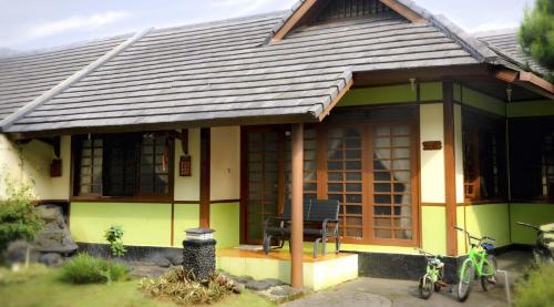 Villa Kota Bunga Ade Type Jepang - 0608 Puncak