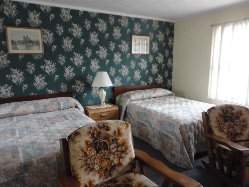 2 double beds