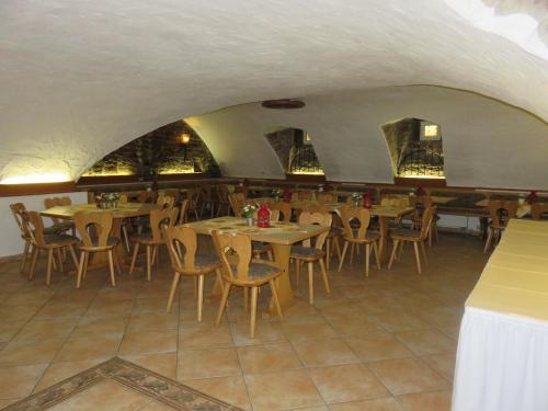 Bankett-terem, Fraenkischer Hof in Egyéb