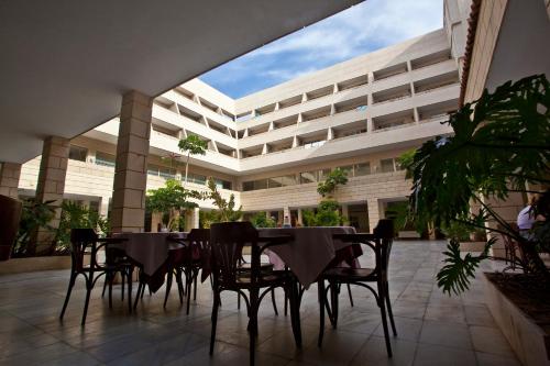 Apartamentos Pirámides - image 8