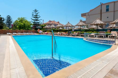 Sunday Hotel - image 5