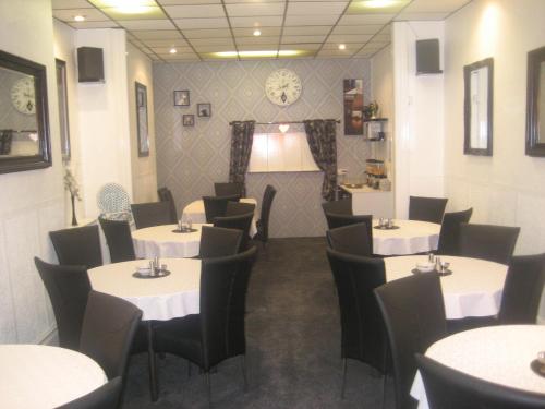 The Mornington Hotel - image 3