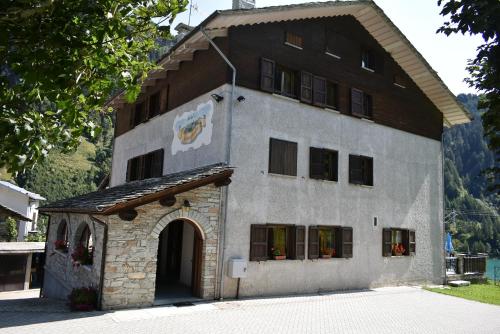 Albergo Mangusta in มาเดซีโม