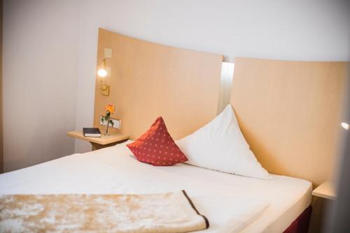 City-Hotel garni - image 6