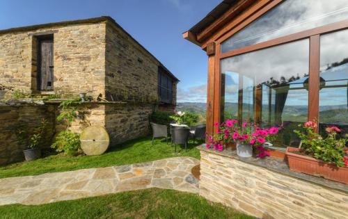 Villa with Garden View