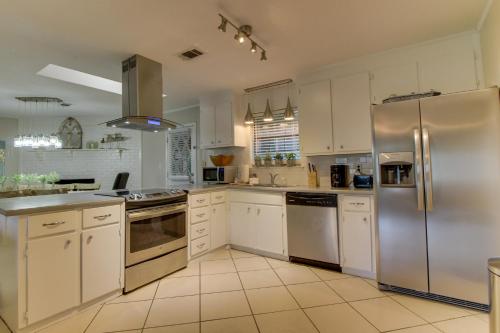 Gulf Shores Family Getaway - image 4