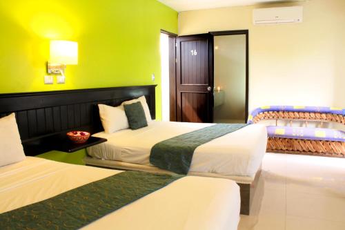 3 double beds