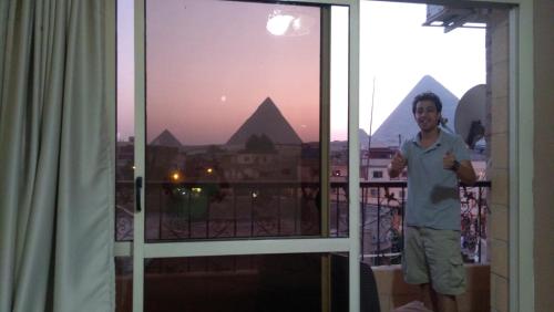 Happy days Pyramids Inn