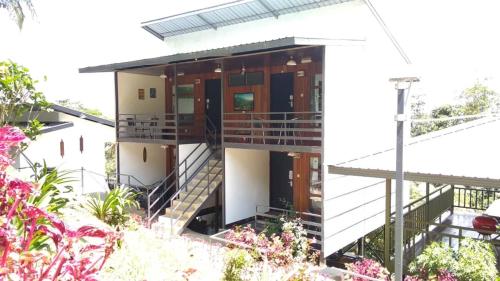 Ieeja, Ayana Holiday Resort in Kinabalu Nacionālais parks