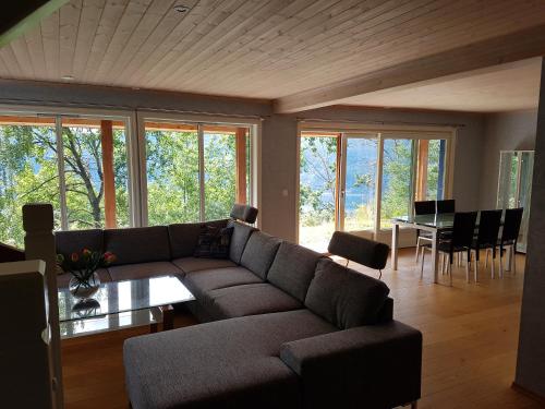 B&B Blakset - Panorama view along the fjord in Stryn - Bed and Breakfast Blakset