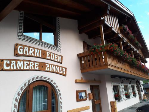  Hotelpension Eden Bed and breakfast, Unterkunft in Soraga di Fassa