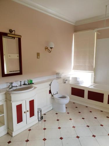 Donnington Grove Hotel & Country Club